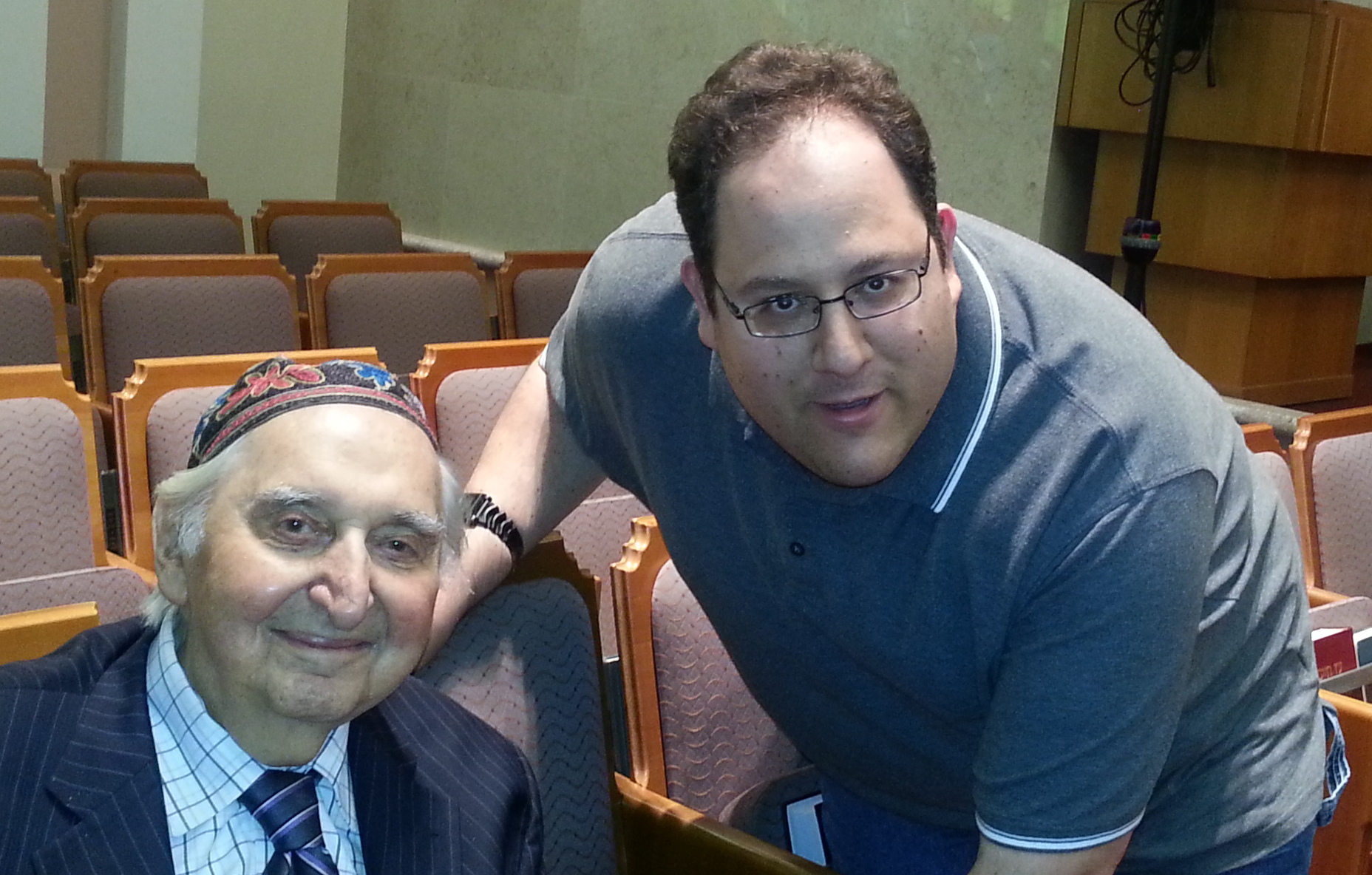 Attended an event this evening and got to meet Fyvush Finkel. I've been a fan of his for years.