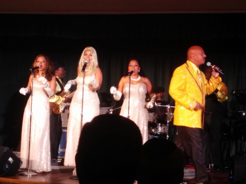 I couldn't pull off that jacket